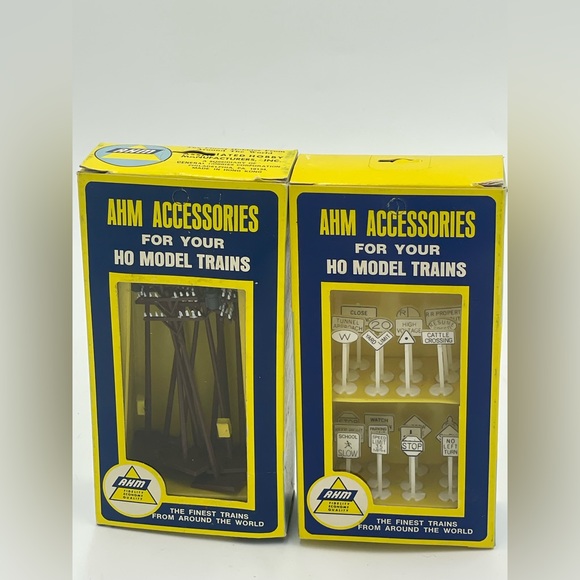 AHM Scotties Toilet Paper HO Train Car Mechanical Reefer with accessories bundle - Picture 4 of 12